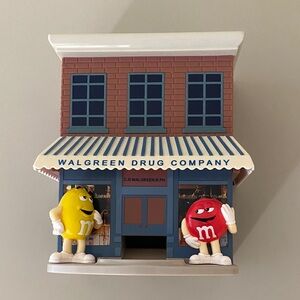 M&M'S chocolate candy dispenser